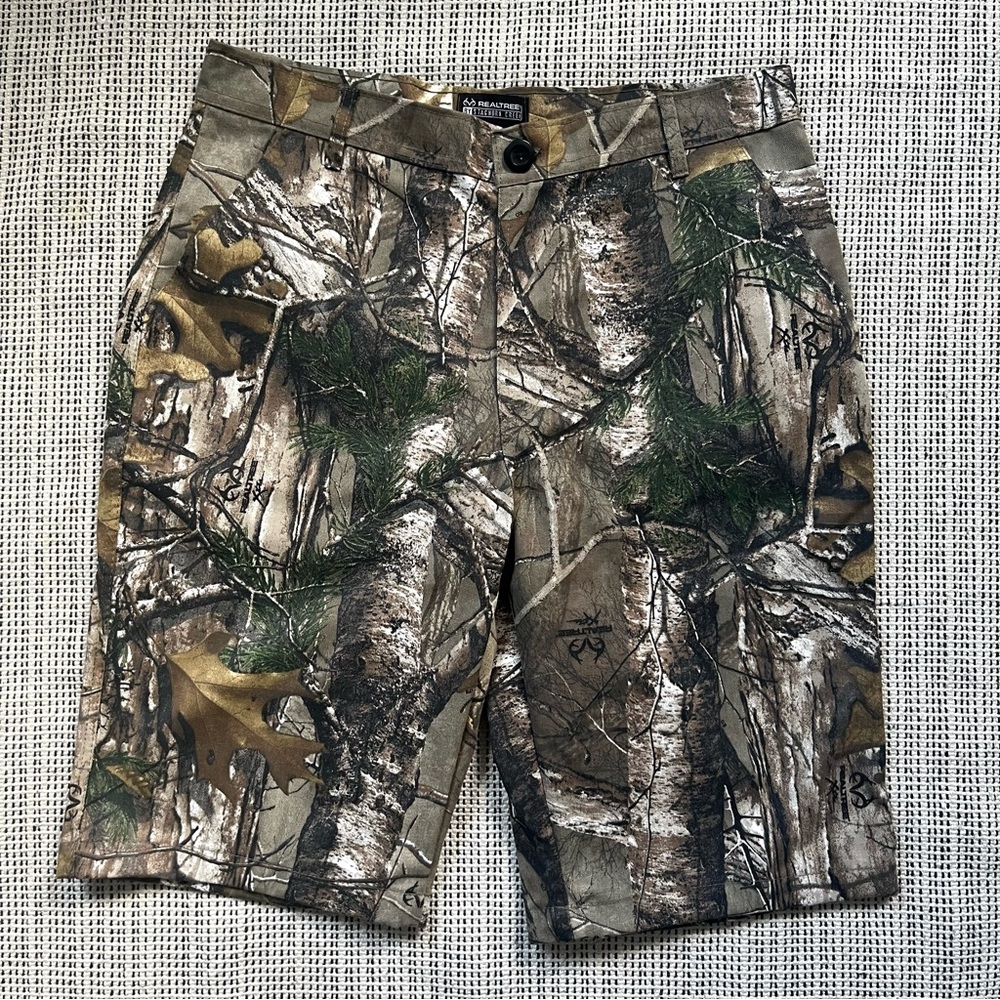 REALTREE by Staghorn Creek Capenter Mossy Oak Green and Brown Cargo Shorts